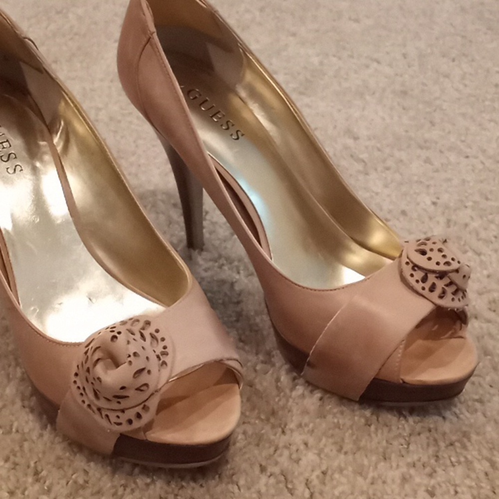 Guess Shoes Size 10